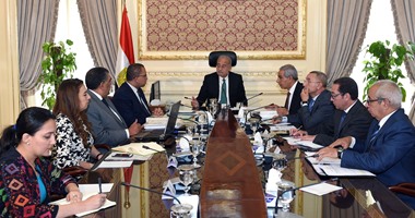 رئيس الوزراء يبحث إجراءات تطوير صناعة الحديد والصلب والغزل والنسيج
