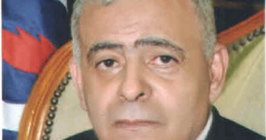 تشميع عيادتين فى السويس لطبيب وعطار يعملان بدون ترخيص