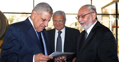 محلب: "كنا فى مرحلة ضلمة عديناها.. وبنولع شمعة"