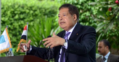 وفاة العالم المصرى أحمد زويل الفائز بجائزة نوبل عن عمر 70 عاماً