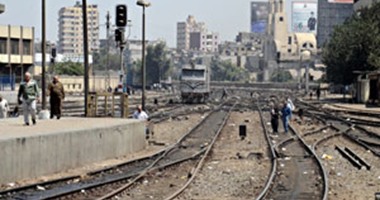 5.4 مليون متر حجم التعديات على أراضى السكة الحديد.. والهيئة أهملت توثيق أراضيها البالغة 191 مليون متر وتركتها للنهب وواضعى اليد.. وقرار جمهورى صادر منذ 2005 يدعو لاستثمار الأراضى لكن دون تفعيل
