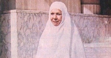 تداول صورة سامية جمال بملابس الإحرام على مواقع التواصل الاجتماعى