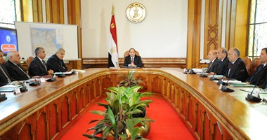 الرئيس يبحث مع محلب و8 محافظين المرحلة الـ 3 من ترسيم حدود المحافظات