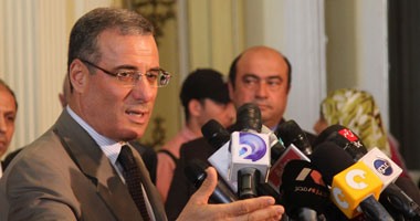 وحيد دوس لـ"اليوم السابع": 30 ألف مريض حصلوا على سوفالدى محلى بمراكز الكبد.. وضخ 17 ألف عبوة من العقار المستورد بوحدات الوزارة.. والصحة: اتفاق مصرى أمريكى لتصنيع عقاقير "فيروس سى" بتكنولوجيا عالمية