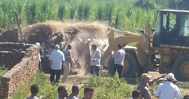 تنفيذ 70 قرار إزالة خلال حملة أمنية بالأقصر