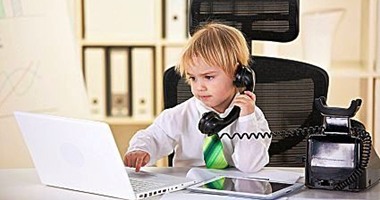 تأقلم الطفل على ممارسة الأنشطة المفيدة يكسبه مهارات عديدة بالكبر