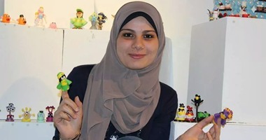 بالصور.. "لو بتحب اللف والدوران الأفضل تلف ورق".. مروة تصنع أول شخصيات مصرية لفن "لف الورق".. وتؤكد: اكتشفت الفكرة بالصدفة وتعلمت فنونه فى ستة أشهر.. وأستعد لإقامة أول ورشة