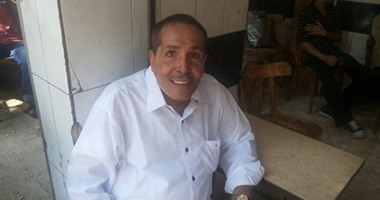"اللى ملوش كبير يشترى له كبير".. الحاج "عبدالسلام" شيخ القهوجية بميدان رمسيس.. تخصص فى حل مشاكل عمال المهنة واعتبروه نقابة متنقلة.. أحكامه نافذة على الجميع و"كله بالمحبة"