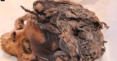تحقيق فى كاليفورنيا بشأن حمل امرأة جمجمة فوق عصا بالشوارع