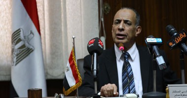 "لجنة استرداد الأموال المهربة" ترجئ اجتماعها بعد استقالة وزير العدل