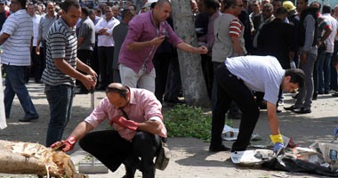 رفع سيارة ملاكى بمحيط حادث انفجار "الخارجية" لمعاينتها وفحصها
