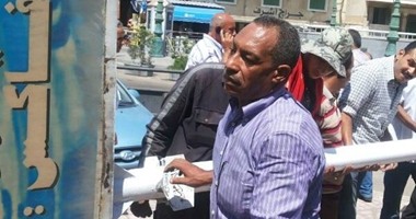 حى وسط يشن حملات لإزالة الإعلانات المخالفة بالإسكندرية