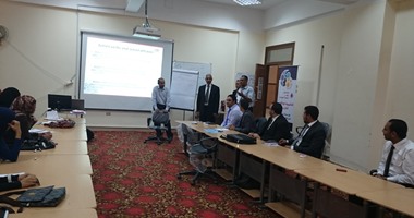 رئيس جامعة جنوب الوادى يزور مركز التطوير والتأهيل الوظيفى