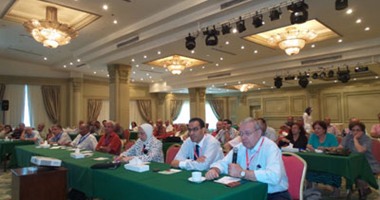 أطباء خلال دورة تدريبية لنادى السكر السكندرى: التهاب الأعصاب الطرفية أهم مضاعفات المرض.. وأعراضه "التنميل" وحرقان القدمين والكفين.. والتدخل الطبى المبكر والكشف الدورى دورهما فعال فى الحماية من الإصابة