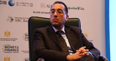 وزير الإسكان: لن أترك مواطنا يعيش فى العراء بسبب "الإجراءات"