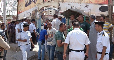 لليوم الثالث.. حى المنتزه يواصل تطهير سوق شارع القاهرة بالإسكندرية