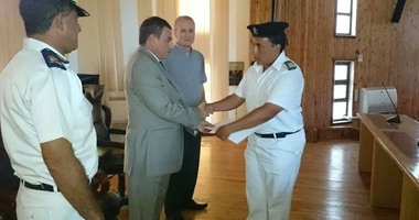 مدير أمن البحر الأحمر يعقد اجتماعًا بالأفراد العاملين بالمديرية