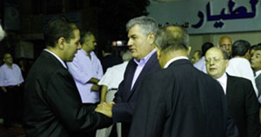 بالصور..السياسيون فرقتهم الصراعات وجمعهم رحيل أبوالعز الحريرى.. "صباحى" بجوار نجل الفقيد لتلقى العزاء.. وعادل لبيب وعبدالحليم قنديل وعبد الحكيم عبد الناصر بالسرادق.. وابنته لليساريين: "كملوا المشوار"