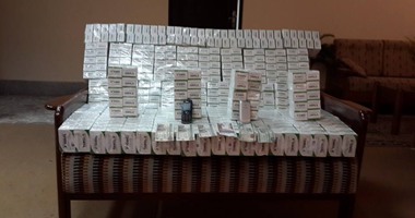 ضبط راكب بمطار برج العرب بحوزته 8888 قرصا مخدرا قبل سفره إلى جدة