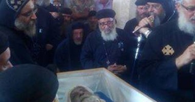 كنيسة الشرقية تقيم صلاة القداس على كاهن كنيسة كفر صقر