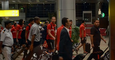 سفير تونس يستقبل منتخب بلادة بمطار القاهرة