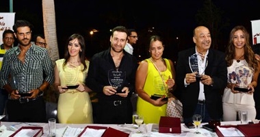 بالصور.. تكريم أبطال "دلع بنات" كأفضل مسلسل لعام 2014