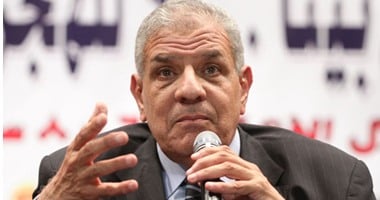 غدًا.. محلب يزور الفرافرة لمتابعة مشروعات الطرق