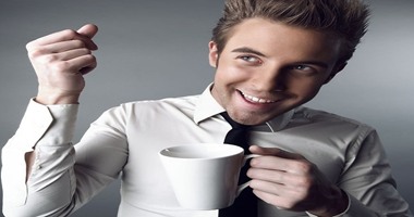 محتار ما بين الاتنين.. دراسات تؤكد: القهوة تقى من أمراض السكر والسرطان والقلب والوفاة المبكرة.. وأخرى تحذر: تسبب الهشاشة والقرحة والتجاعيد.. و4 فناجين تكفيك شرها وتمنحك فوائدها