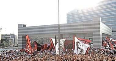 بالصور.. كرنفال جماهيرى فى الصورة الرسمية لميلان بالموسم الجديد