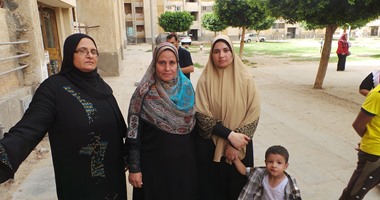 بالصور.. "اليوم السابع" فى دائرة السادات بعد إعلان أحمد عز الترشح.. وتباين الآراء بين الأهالى حول فرح البعض: "هود ده النائب الحقيقى".. وآخرون فى صدمة: رجوعه بمثابة عودة عصر مبارك