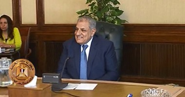 محلب يبدأ زيارته لجنوب البحر الأحمر بتفقد منجم الفواخير