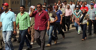 متظاهرو الخدمة المدنية يتهمون الشرطة بمنع وصول المتضامنين لحديقة الفسطاط