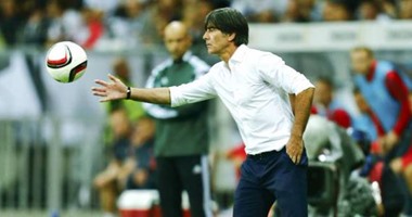 مدرب المنتخب الألمانى يتبرع بـ25 ألف يورو للاجئى سوريا