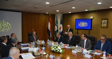 تأكيدا لما نشره "اليوم السابع": رئيس الحكومة المكلف يترأس الجمعيات العامة للبتروكيماويات وجنوب الوادى.. شريف إسماعيل: الفرص متاحة للاستثمار الجاد.. والدولة تتجه لرفع مستوى المعيشة لمواطنى الصعيد