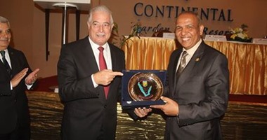 محافظ جنوب سيناء يستقبل وفدا من الدارسين بكلية الدفاع الوطنى 