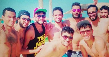 بالصور.. لاعبو إنبى يستجمون على شاطئ الساحل الشمالى