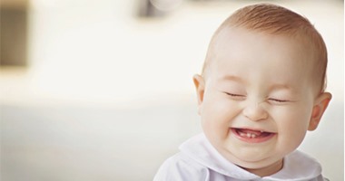 لو ابنك عنده 7 شهور.. اعرف أهم مظاهر نموه وعلامات تأخره