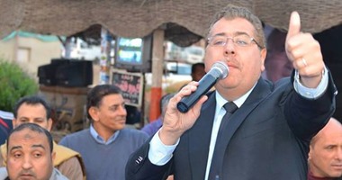 نائب يطالب بمنح الأسرة الفقيرة 1000 جنيه شهريا.. مقترحا إلغاء دعم الطاقة