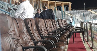طاهر أبو زيد يظهر فى مباراة الأهلى ودجلة ويجتمع مع أبو جريشة