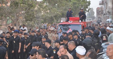 قرية الفليو بأسيوط تنتظر وصول جثمان شهيد حادث مدرعة "العريش" الإرهابى