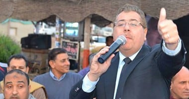 النائب بدراوى عوض يبحث تعديل "الخدمة المدنية" مع الموظفين بالغربية