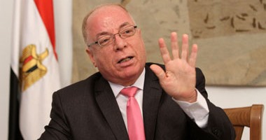 جدل على الهواء بين "النمنم" وأستاذ فنون حول قدرته على إدارة "الثقافة"