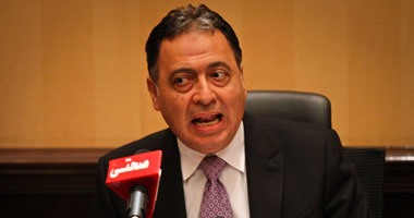 "الصحة": فحص 2662شخصا لكشف أسباب إصابة مواطنين فى أسيوط بحمى مفاجئة