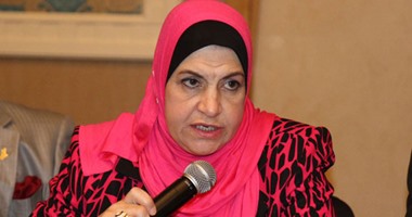 محافظ البحر الأحمر ورئيس القابضة للسياحة يفتتحان فرع بيع المصنوعات بالغردقة