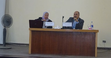 بالصور.. رئيس جامعة كفرالشيخ يلتقى طلاب "التمريض" الجدد
