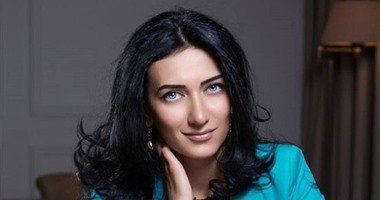 بعد انتشار صورة "وزيرة العدل الأرمينية".. أشهر 6 "وزيرات فاتنات" فى العالم