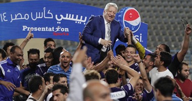 محمود طاهر يطالب لاعبى الأهلى بعدم الاحتكاك برئيس الزمالك فى الإمارات