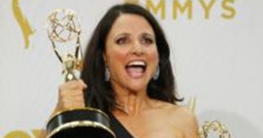 جوليا لويس درايفوس تفوز بجائزة أفضل ممثلة فى مسلسل كوميدى بحفل"إيمى"
