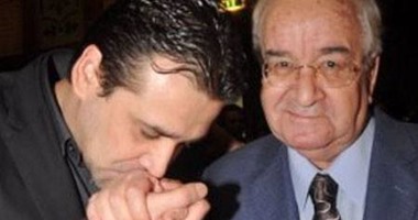 محمد عبد العزيز.. ولكن شيئا ما يبقى.. المخرج الكبير تتلمذ على يد صلاح أبو سيف وحسين كمال وأبدع فى الكوميديا مع الزعيم.. مهرجان الإسكندرية يحتفى بمشواره السينمائى الطويل.. وابنه كريم يسلمه درع التكريم