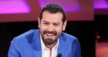 عمرو يوسف يعود من دبى بعد احتفاله بعرض "كدبة كل يوم"